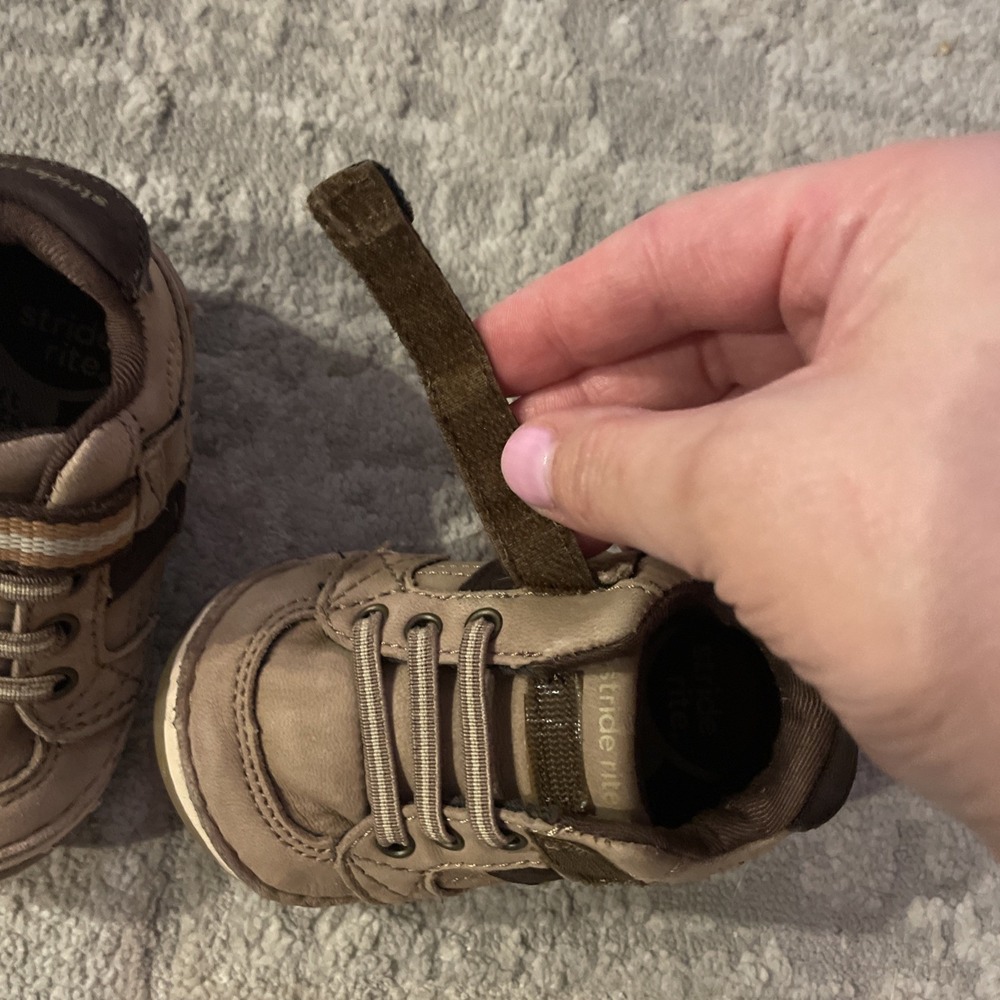 Stride Rite Baby Toddler Shoes Sneakers Artie Brown Sz 3.5W Boys Flexible Soft - Picture 2 of 8